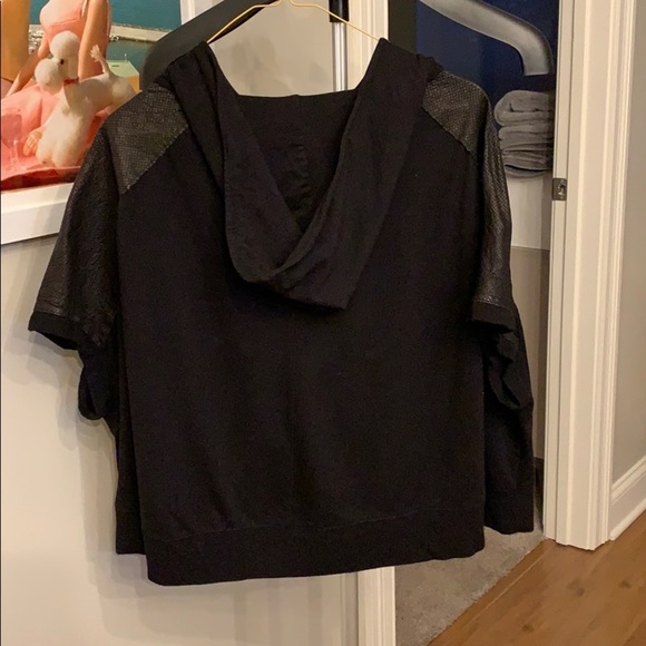 Poleci Black leather top - Picture 5 of 11